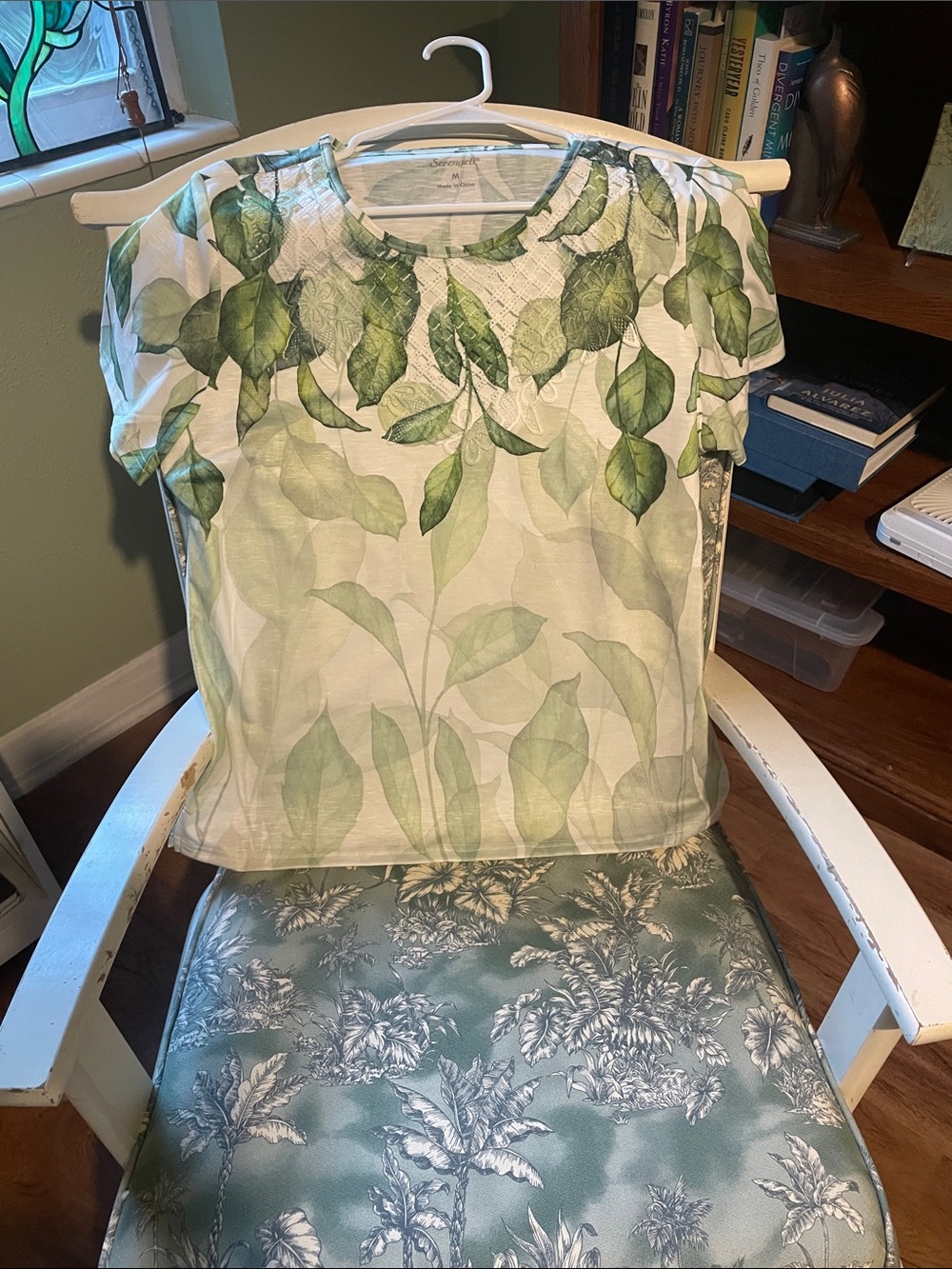 Serengeti Green Leaf Print Short Sleeve Tee